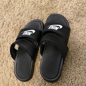 brand new Nike slides size 7